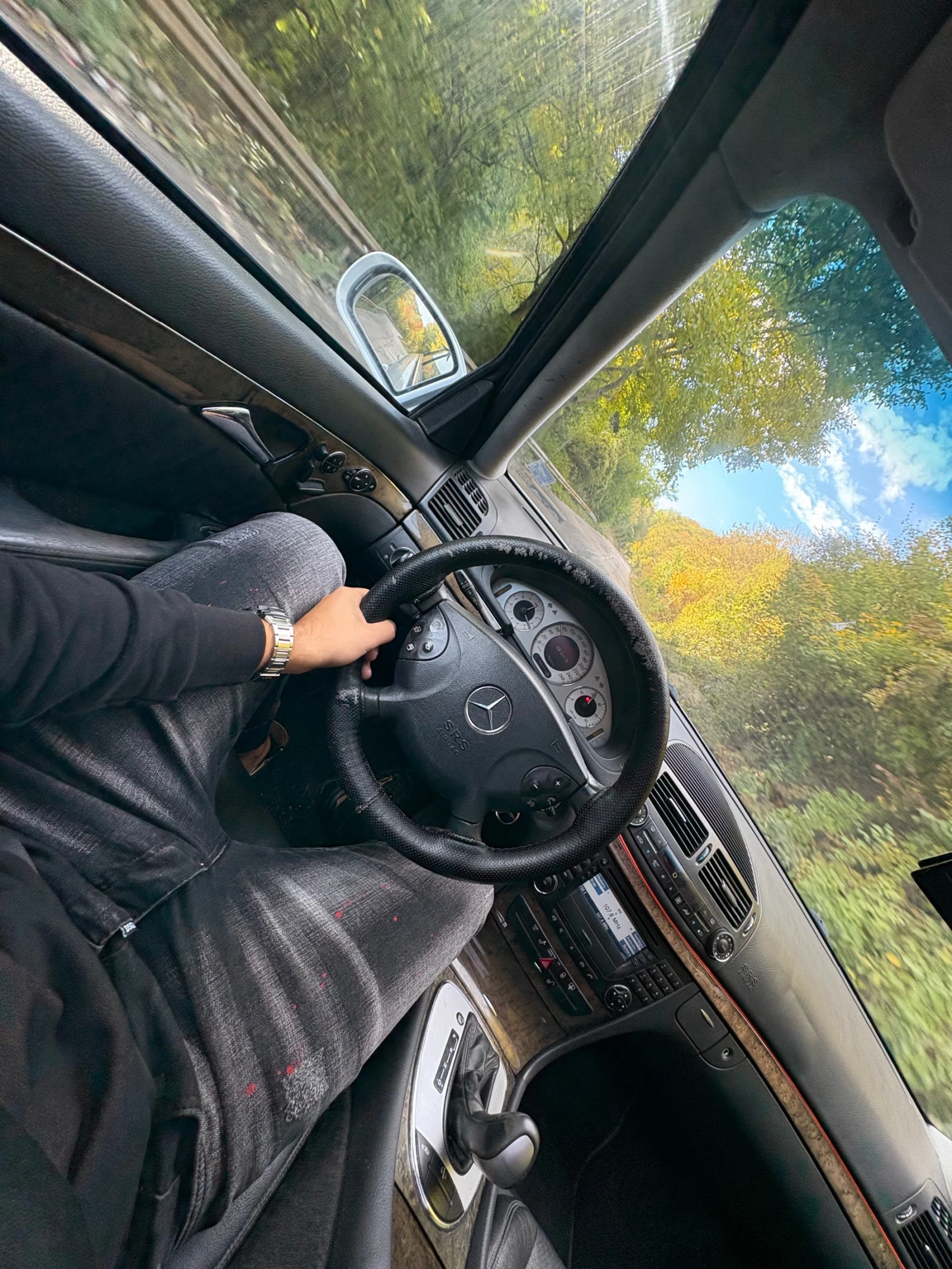 Mercedes-Benz E 270, снимка 9 - Автомобили и джипове - 54009985