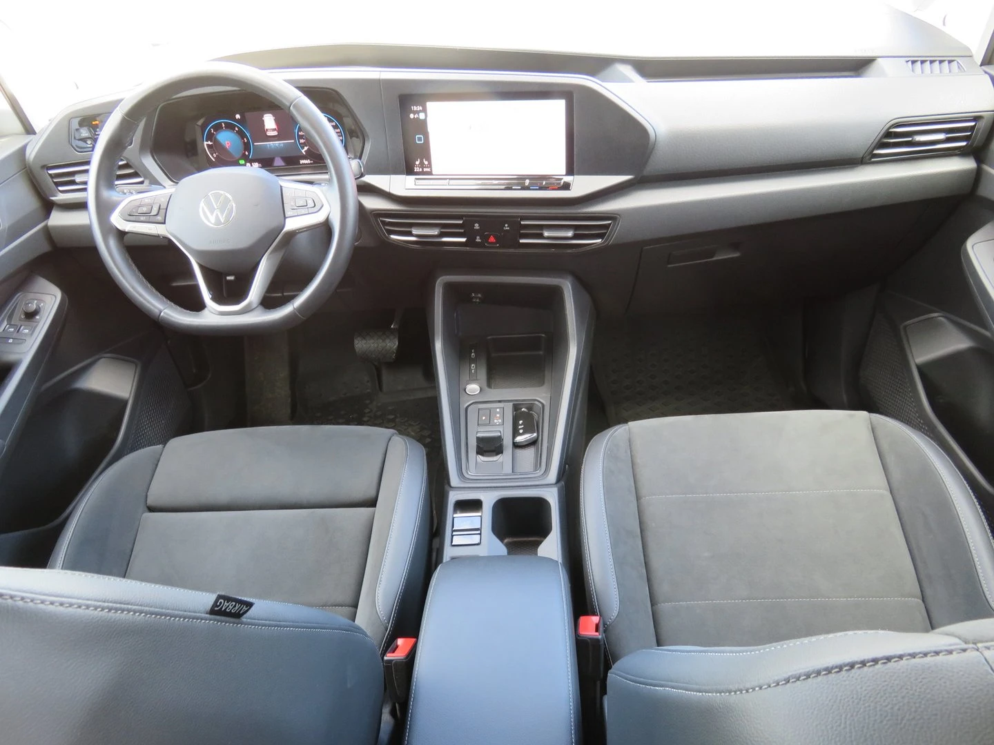 VW Caddy, снимка 4 - Автомобили и джипове - 56420524