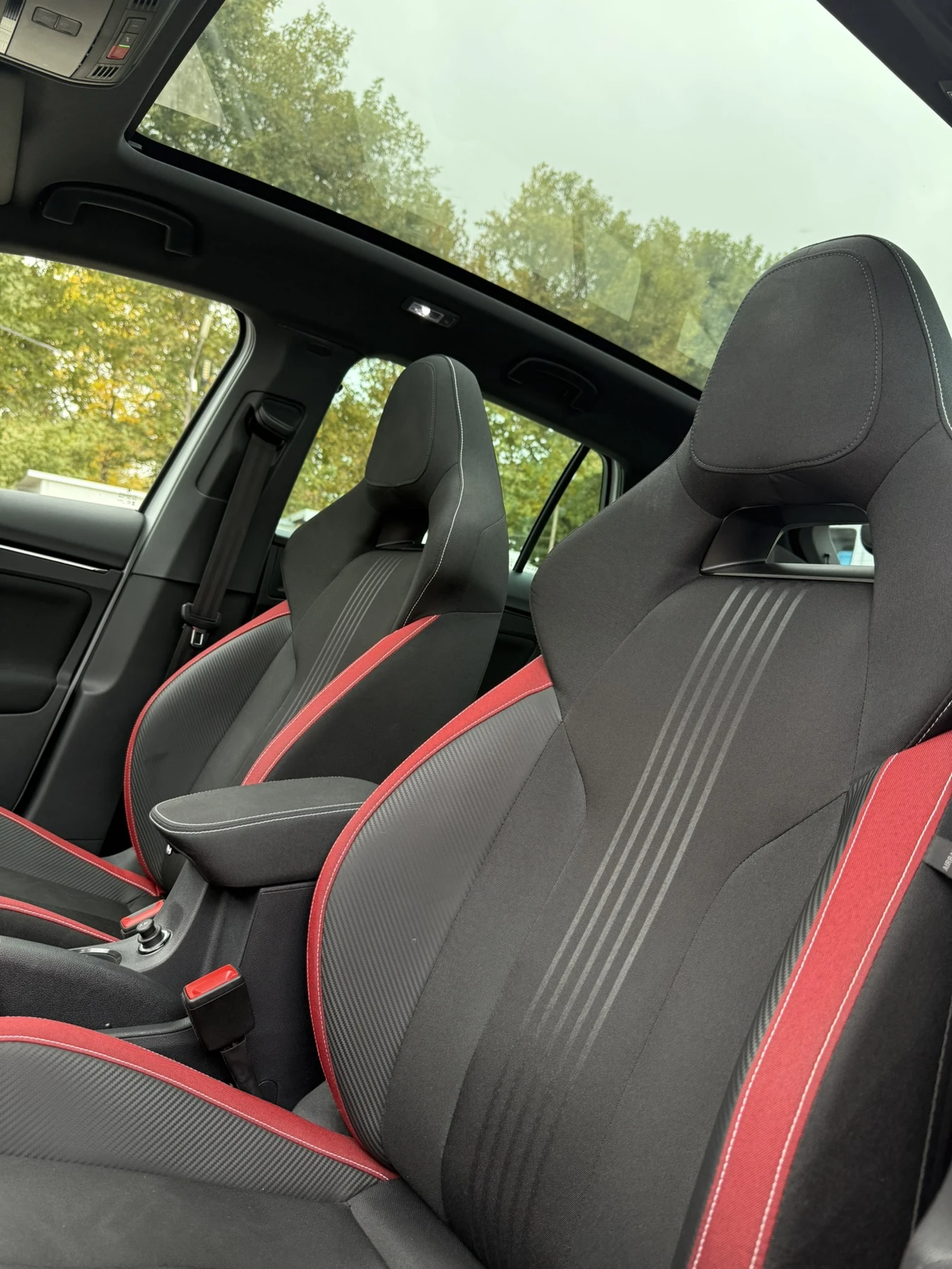 Skoda Scala 1.5 Monte Carlo\DSG\Pano, снимка 10 - Автомобили и джипове - 54324835