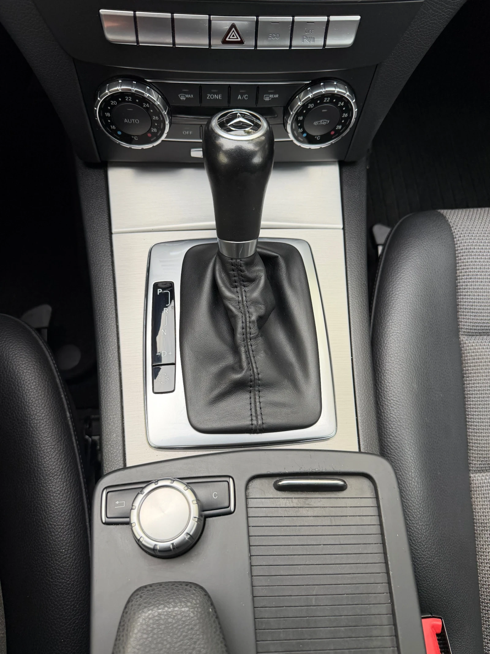 Mercedes-Benz A 180, снимка 11 - Автомобили и джипове - 54510820