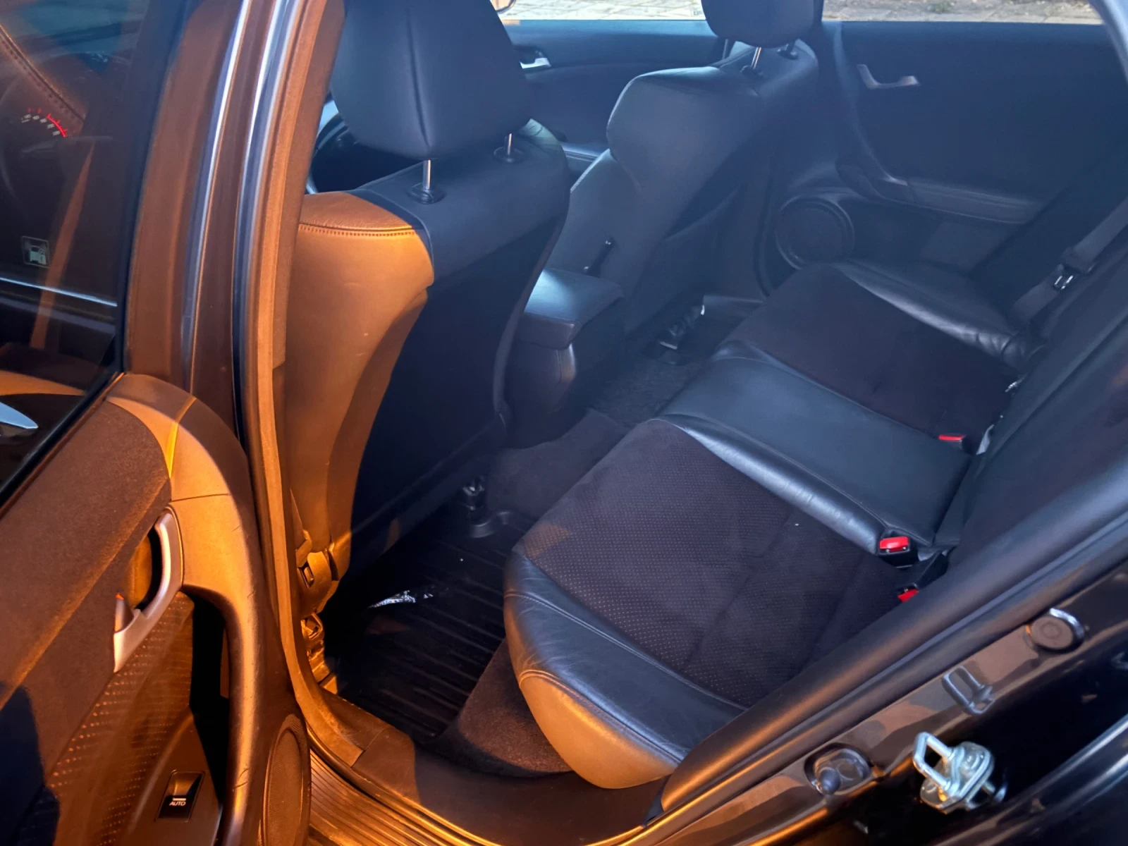 Honda Accord Type S Facelift 2.2 i-DTEC 180 к.с. Premium Sound, снимка 8 - Автомобили и джипове - 54963378