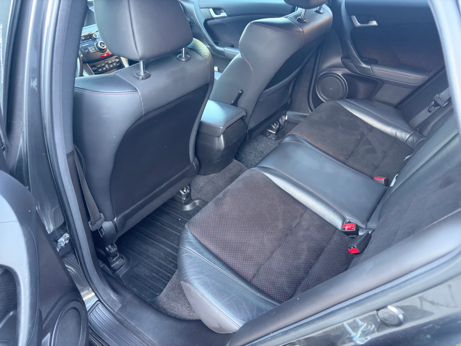 Honda Accord Type S Facelift 2.2 i-DTEC 180 �.�. Premium Sound | Mobile.bg � ����������� 11