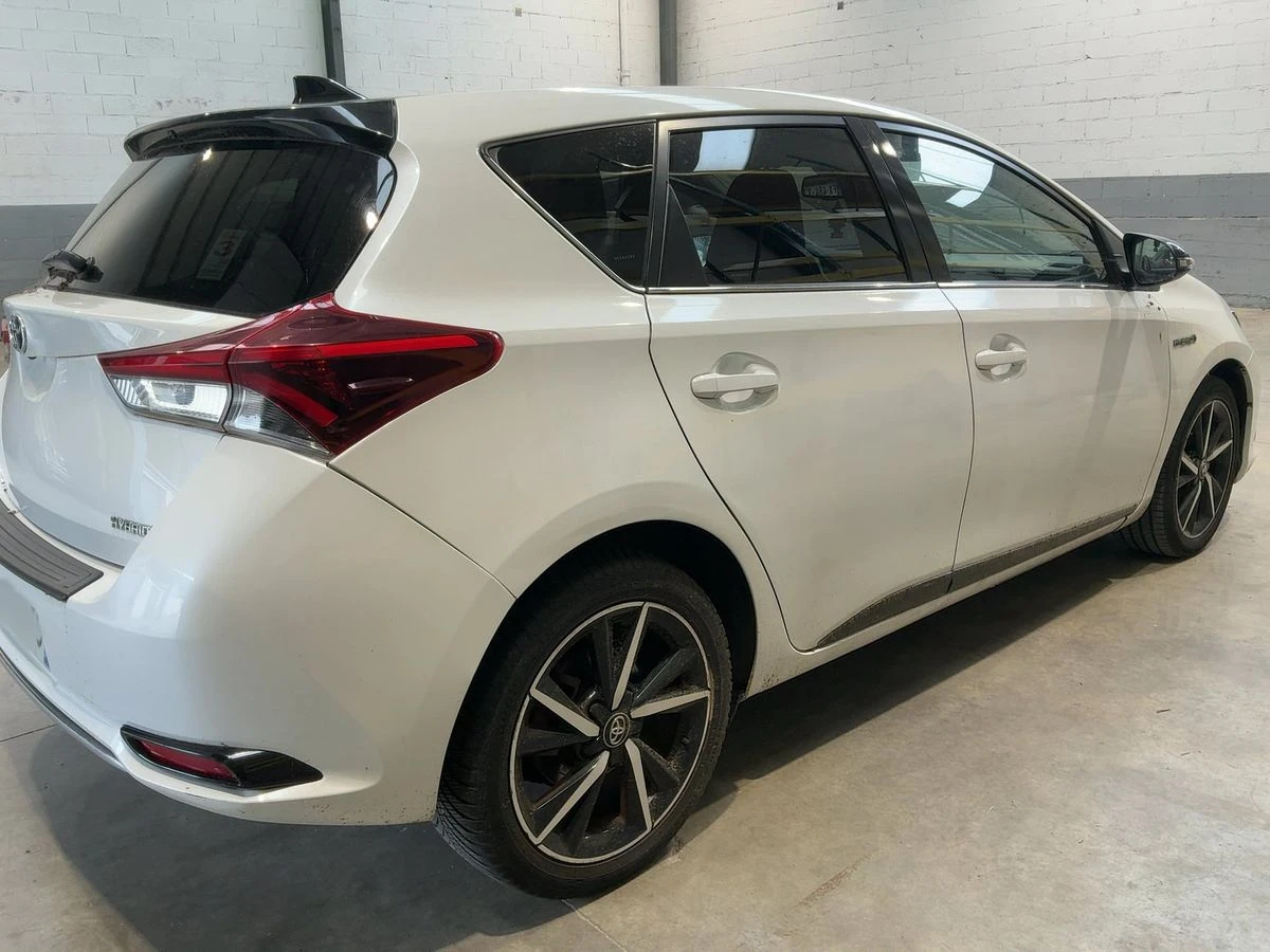Toyota Auris 1.8 ������  | Mobile.bg � ����������� 2