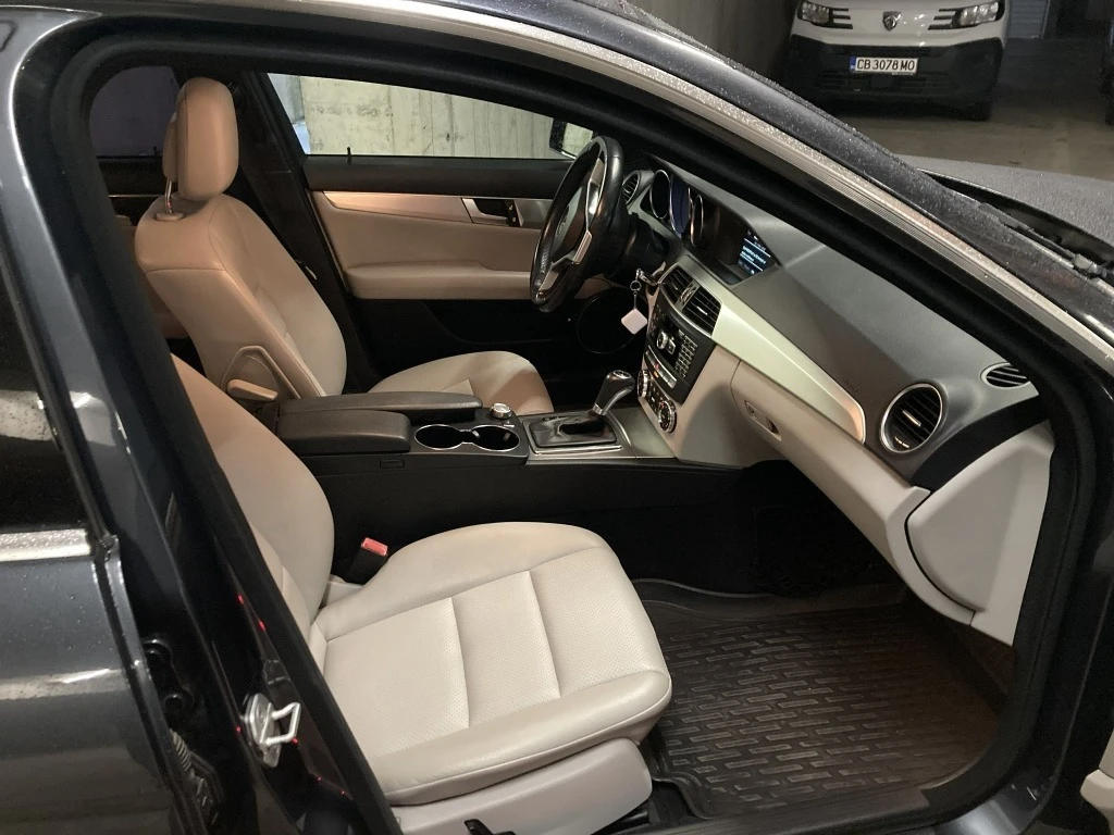 Mercedes-Benz C 300 W204 4matic, снимка 10 - Автомобили и джипове - 55304323