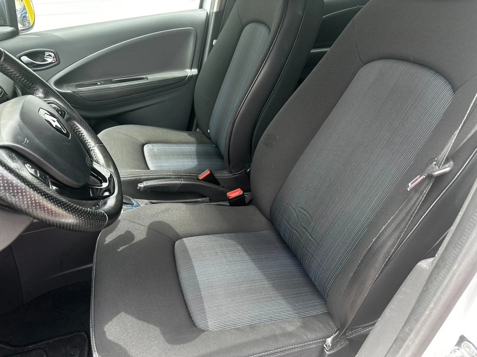 Renault Zoe, снимка 17 - Автомобили и джипове - 55392990
