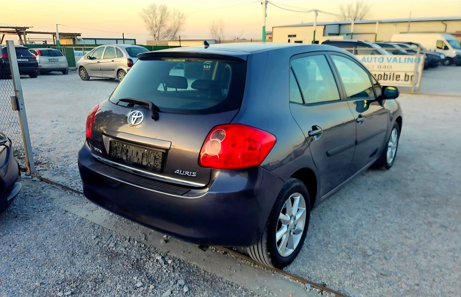 Toyota Auris 1.6i.газ.инж.Отлична, снимка 4 - Автомобили и джипове - 55416558