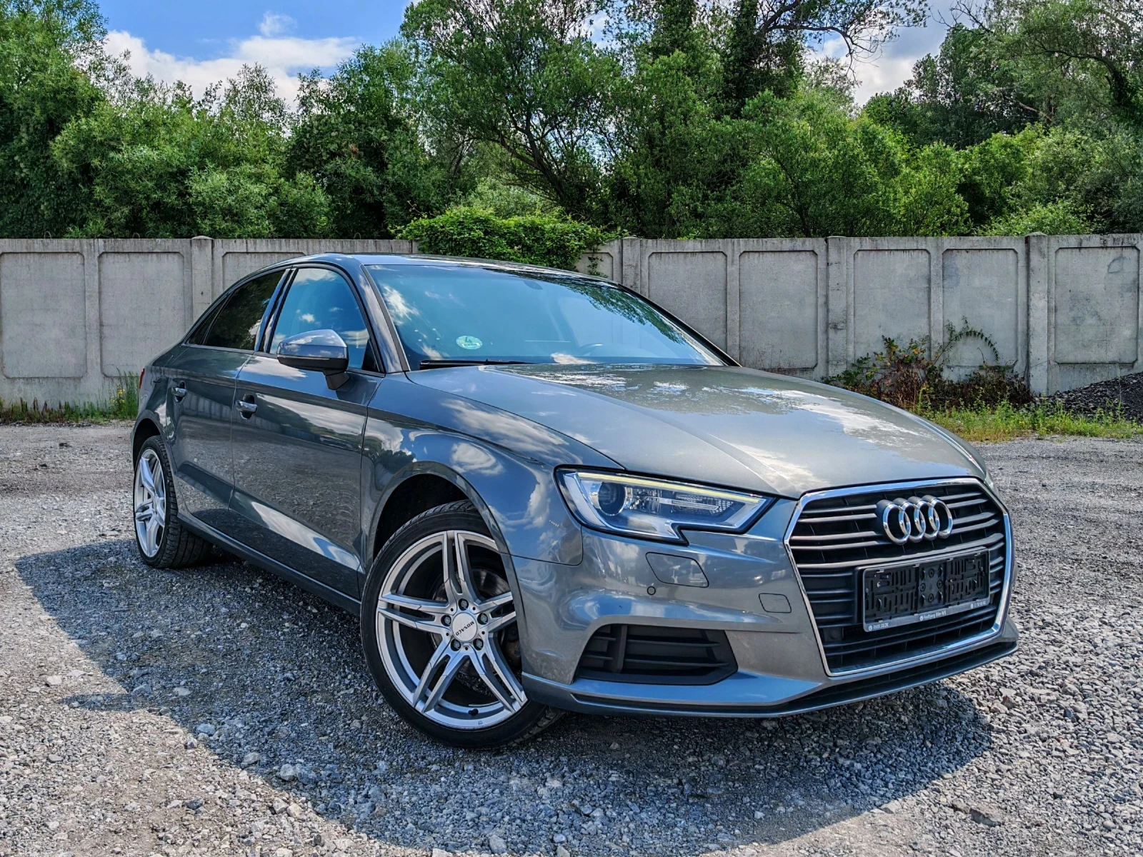 Audi A3 УНИКАТ * АВТОМАТИК * SEDAN *  1.6TDI 116ps * , снимка 2 - Автомобили и джипове - 55425755