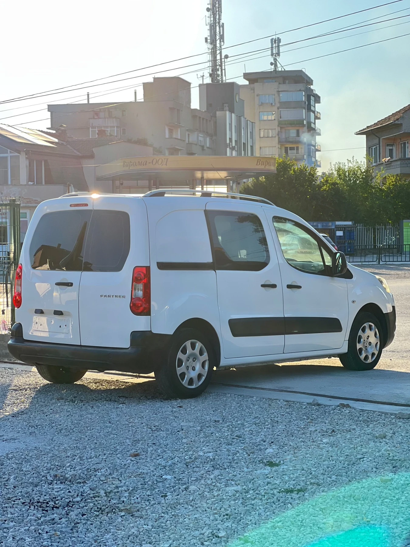 Peugeot Partner 1.6HDI, снимка 4 - Автомобили и джипове - 55694601
