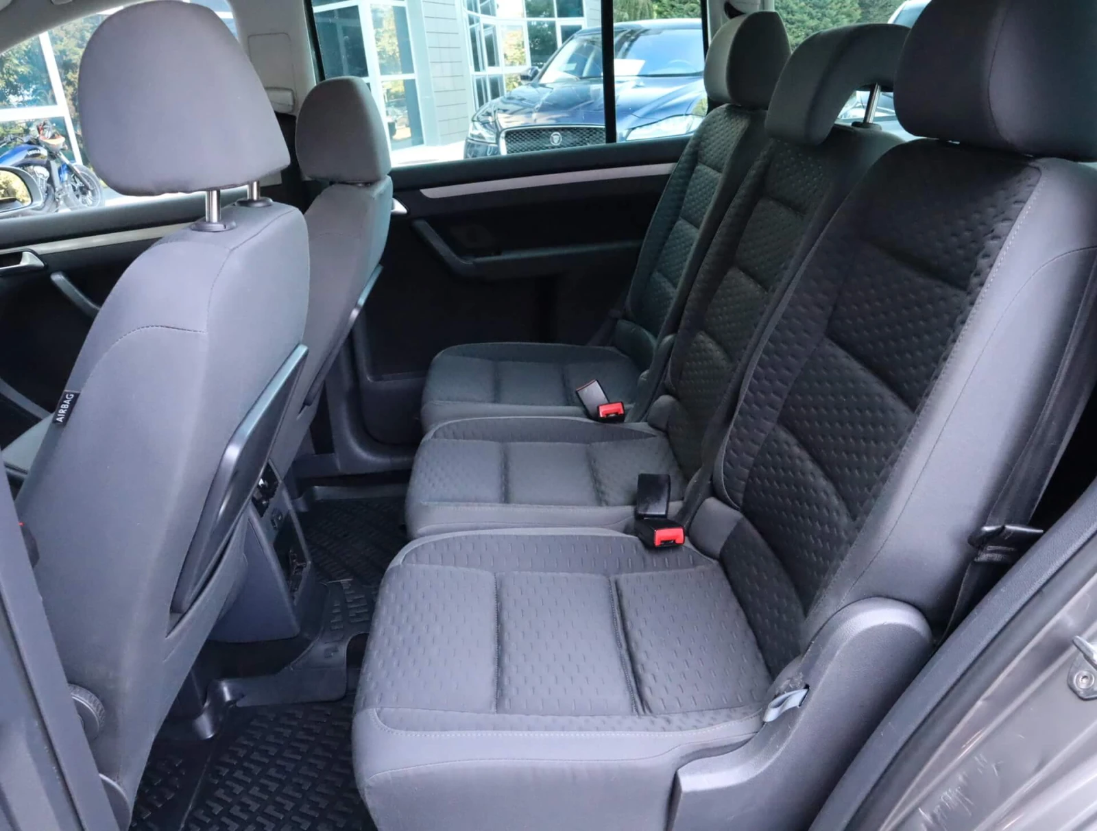 VW Touran 1.4i/Подгрев/Климатроник, снимка 9 - Автомобили и джипове - 56219372