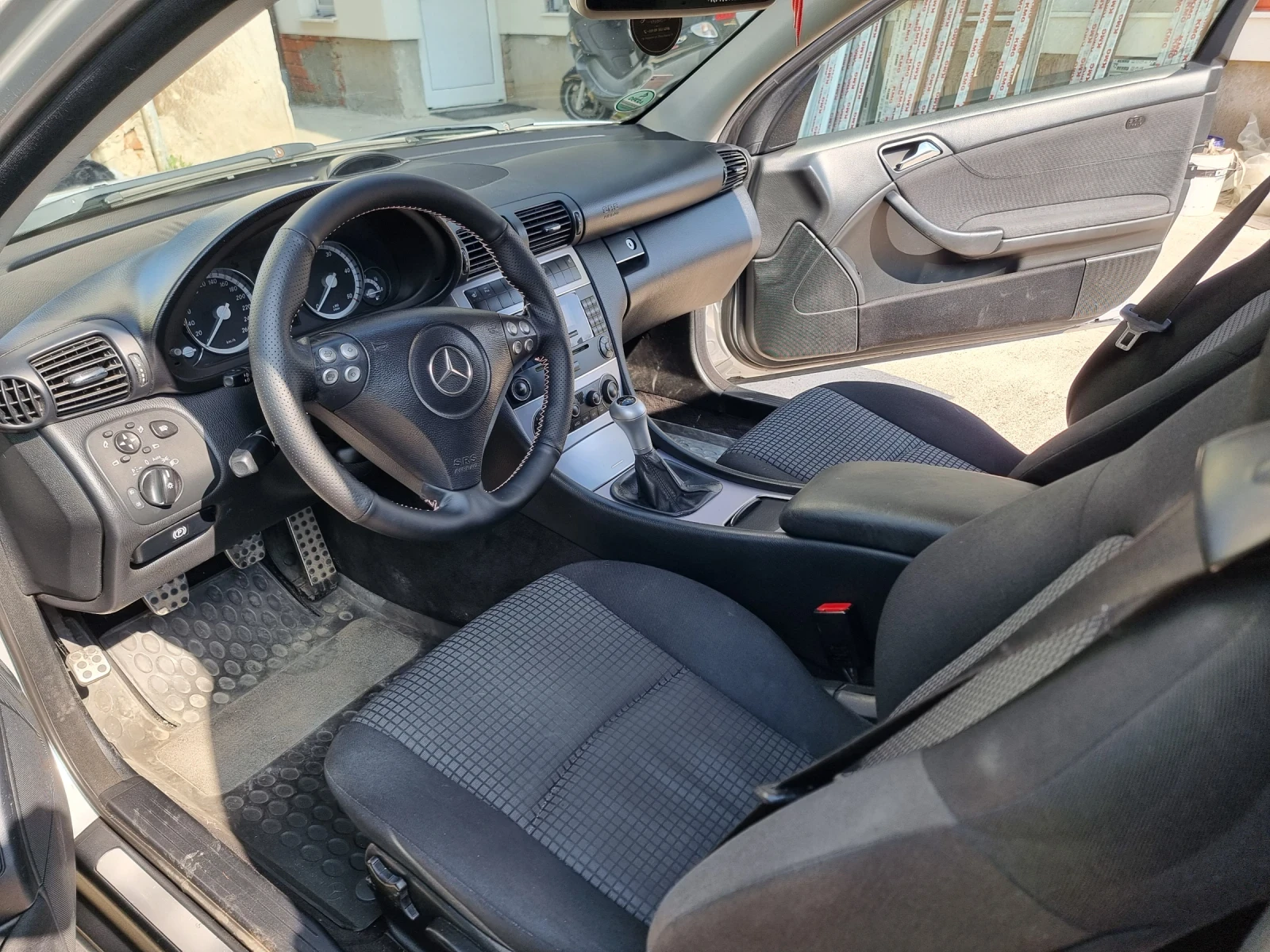 Mercedes-Benz C 220 Face-lift, снимка 7 - Автомобили и джипове - 56254162