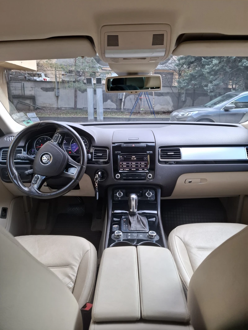 VW Touareg 3.0TDI V6, снимка 4 - Автомобили и джипове - 53402334