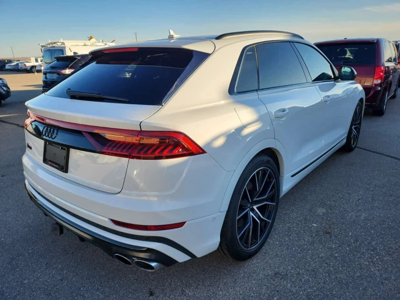 Audi SQ8 Premium Plus* ОБДУХВАНЕ* ДИСТРОНИК* ПАНОРАМА, снимка 3 - Автомобили и джипове - 53523838