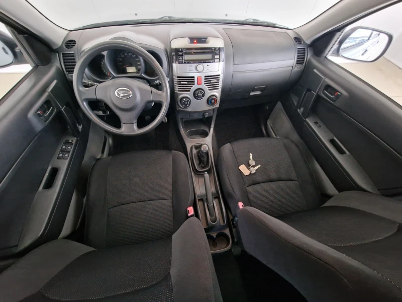 Daihatsu Terios 1.3 86kc  4x4, снимка 13 - Автомобили и джипове - 53527291