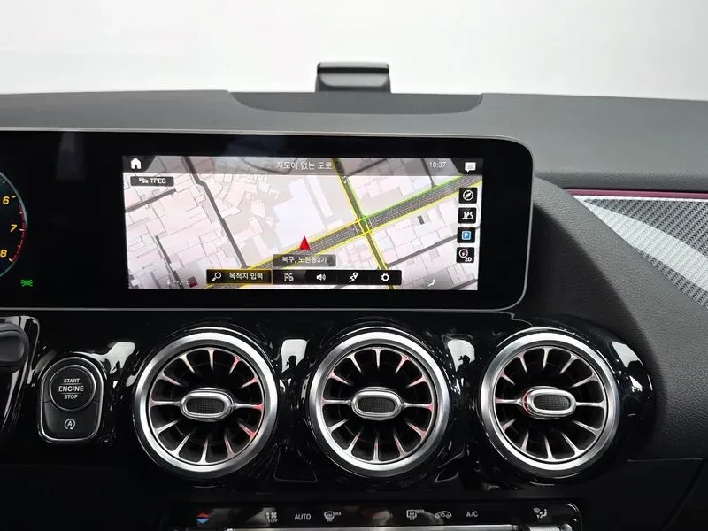 Mercedes-Benz GLA 250  4matic, снимка 14 - Автомобили и джипове - 56016996