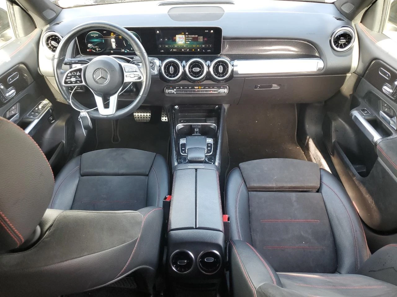 Mercedes-Benz GLB 250 - изображение 8