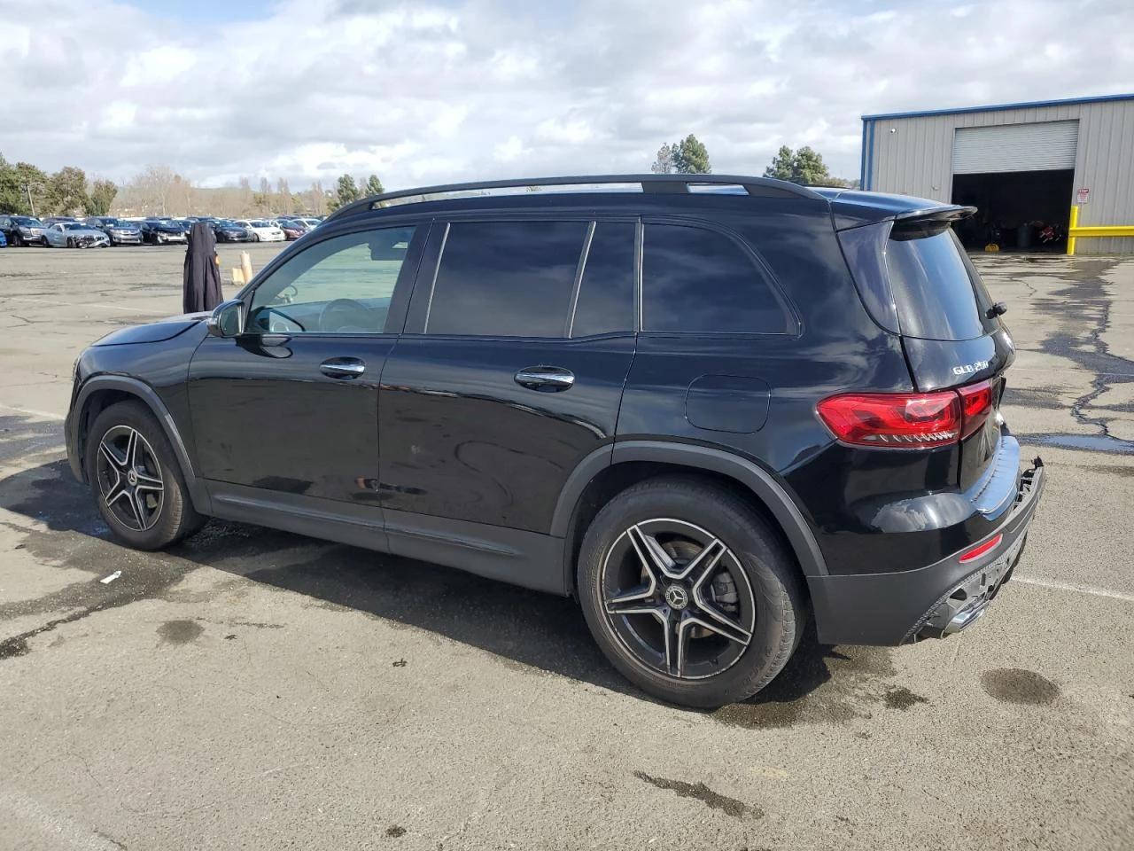Mercedes-Benz GLB 250 - изображение 2