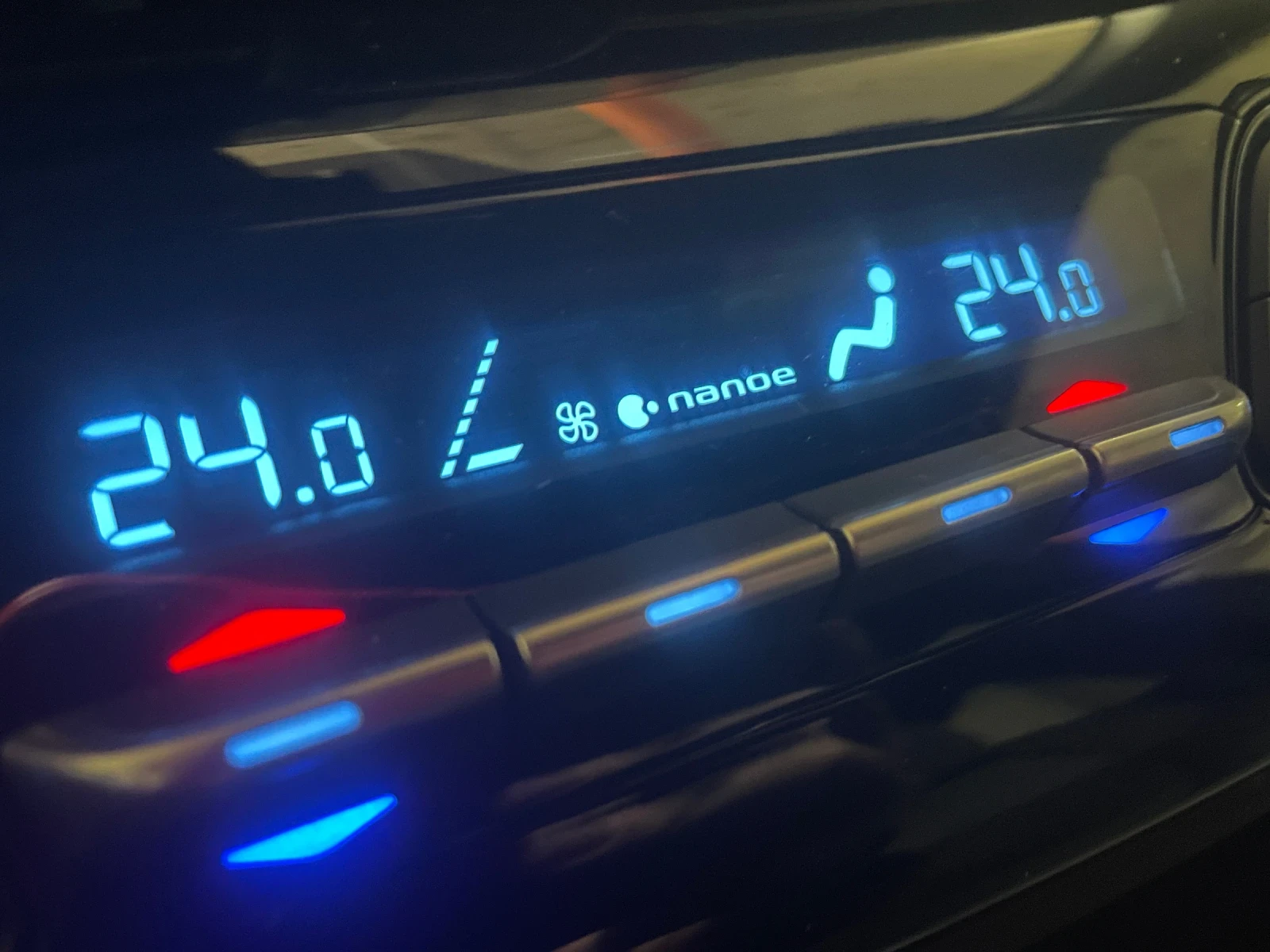 Toyota C-HR 2023 Classy 1.8  | Mobile.bg   11