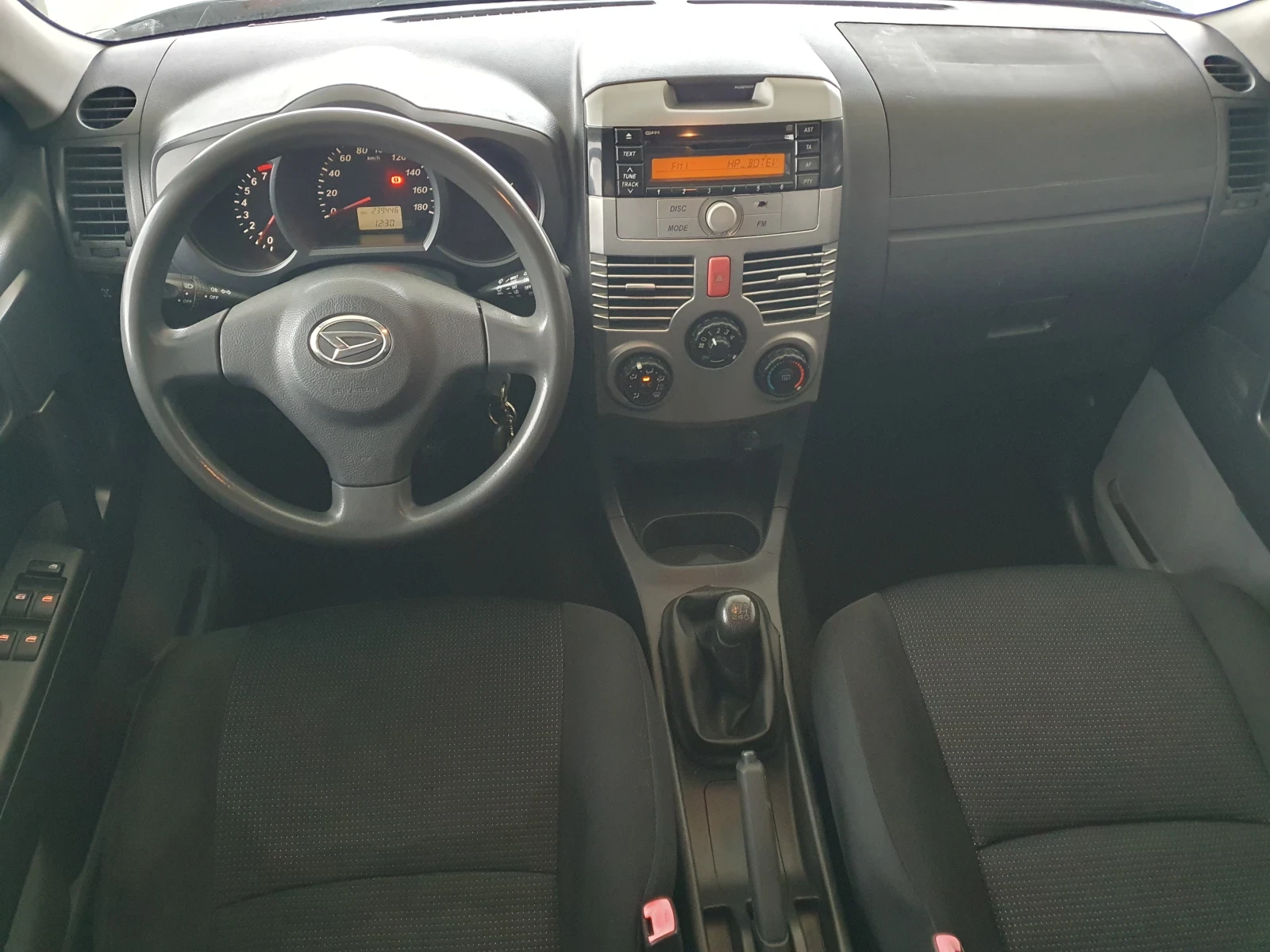 Daihatsu Terios 1.3 86kc  4x4, снимка 14 - Автомобили и джипове - 53527291