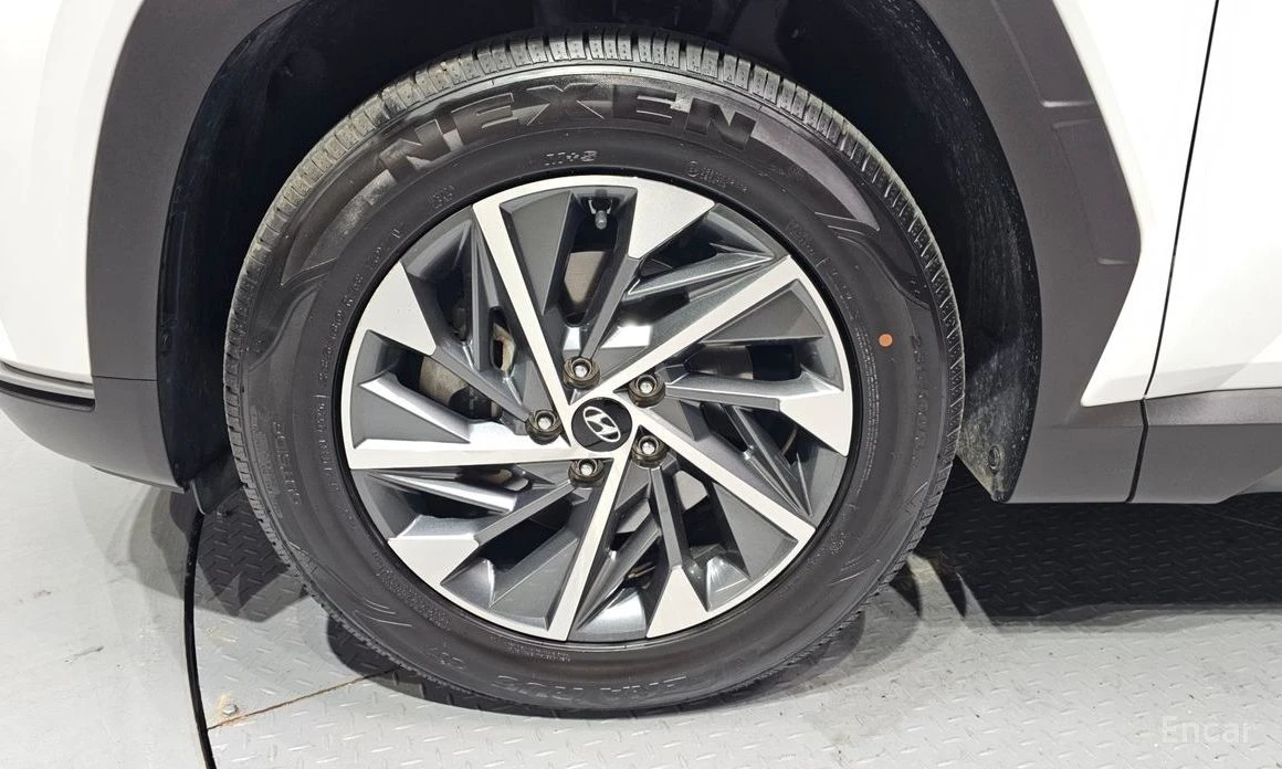 Hyundai Tucson 1.6* TURBO* PREMIUM* ПОДГРЕВ* ОБДУХВАНЕ* КАМЕРА* , снимка 5 - Автомобили и джипове - 54227520