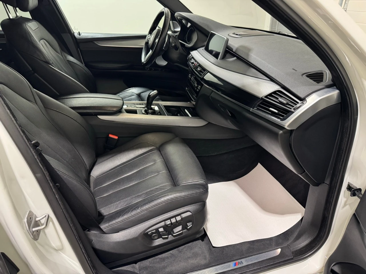 BMW X5 * X50i* HeadUp* AвтоКредит* (ЦЕНА ДО БГ), снимка 12 - Автомобили и джипове - 54439382