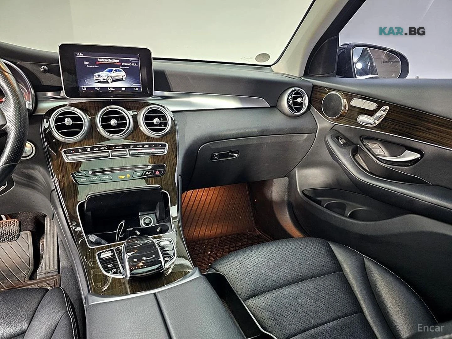 Mercedes-Benz GLC 4MATIC* ПАНО* КОЖА* ПОДГРЕВ* , снимка 10 - Автомобили и джипове - 54858566