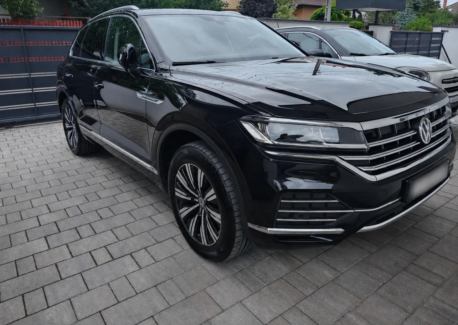 VW Touareg Atmosphere/ 3.0 V6 TDI /286HP /4Motion/ 2020г, снимка 2 - Автомобили и джипове - 55134636