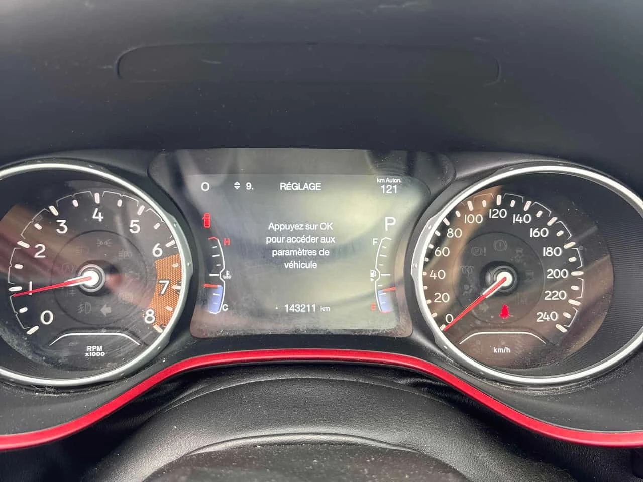 Jeep Compass Trailhawk/CARFAX/КОЖА/ПОДГРЕВ/ФИНАНСИРАНЕ, снимка 8 - Автомобили и джипове - 55418065