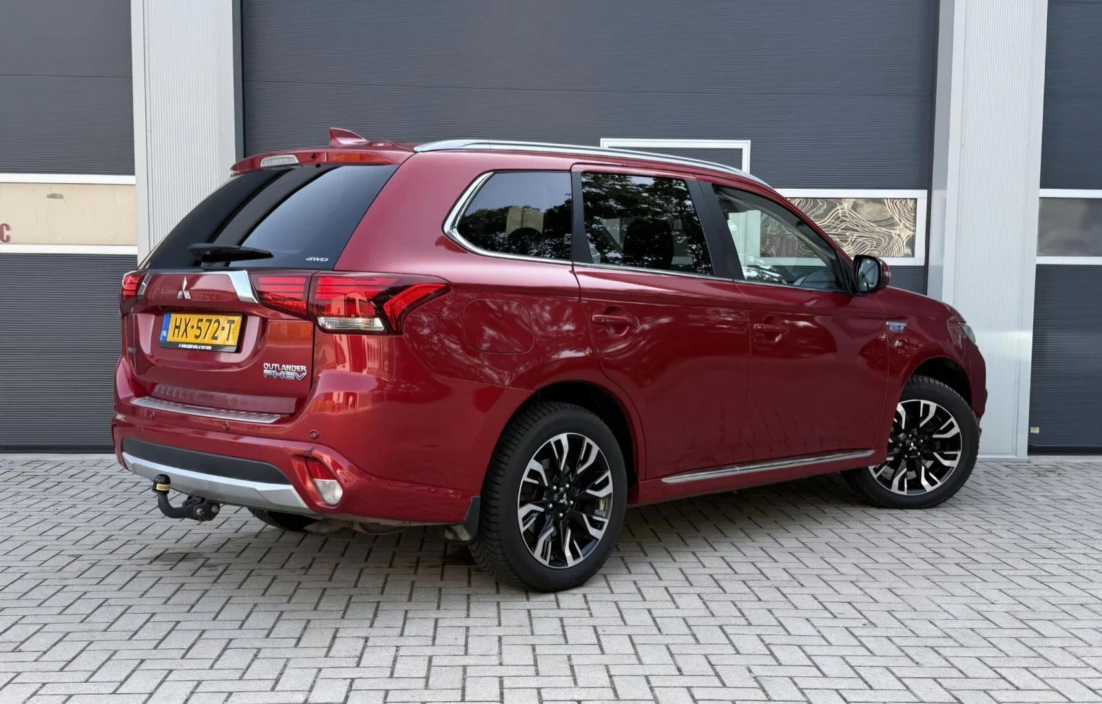 Mitsubishi Outlander Diamond PHEV 4x4 , снимка 11 - Автомобили и джипове - 55637168