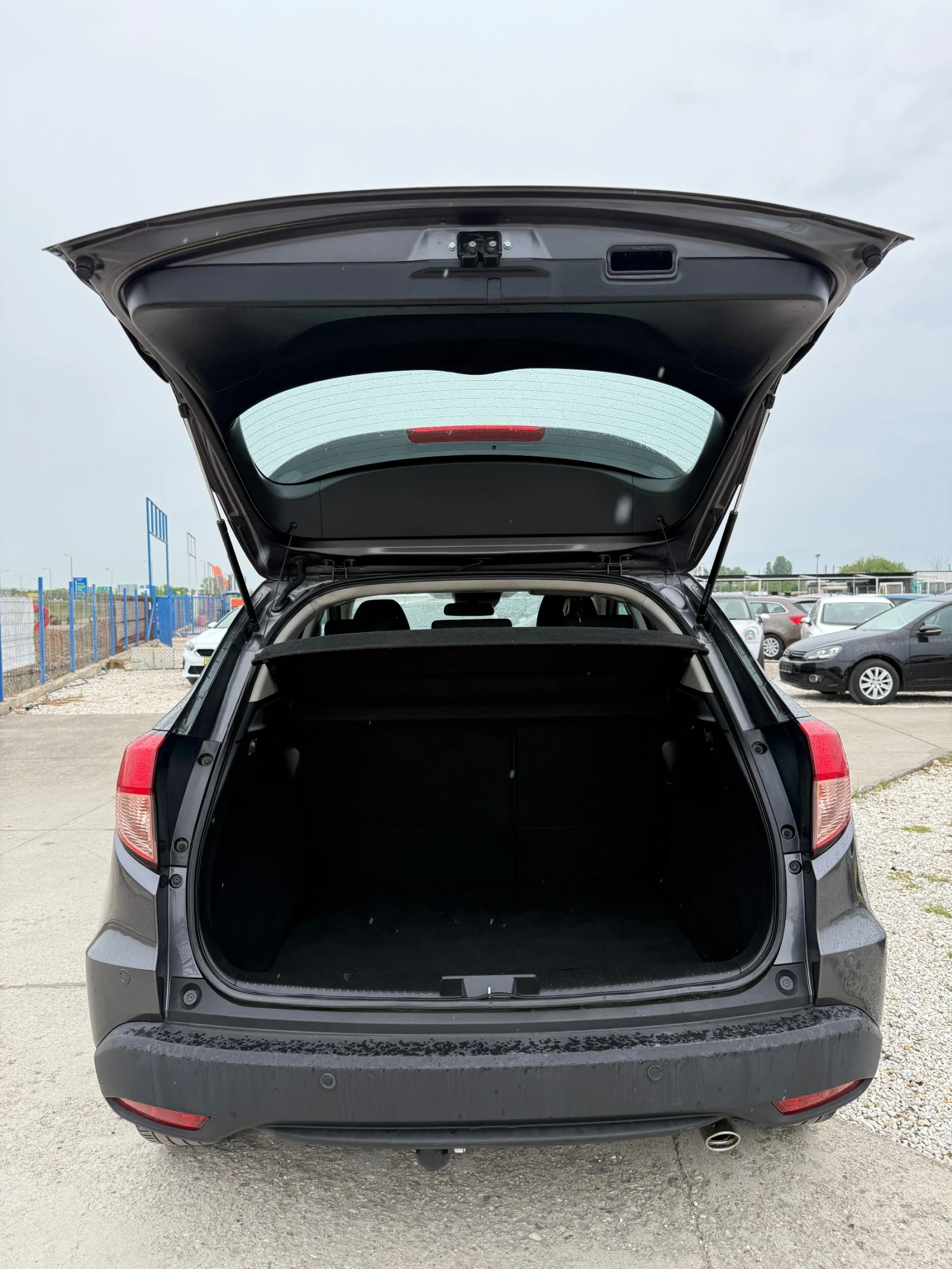 Honda Hr-v 1.6 i-Dtec, снимка 15 - Автомобили и джипове - 55914256