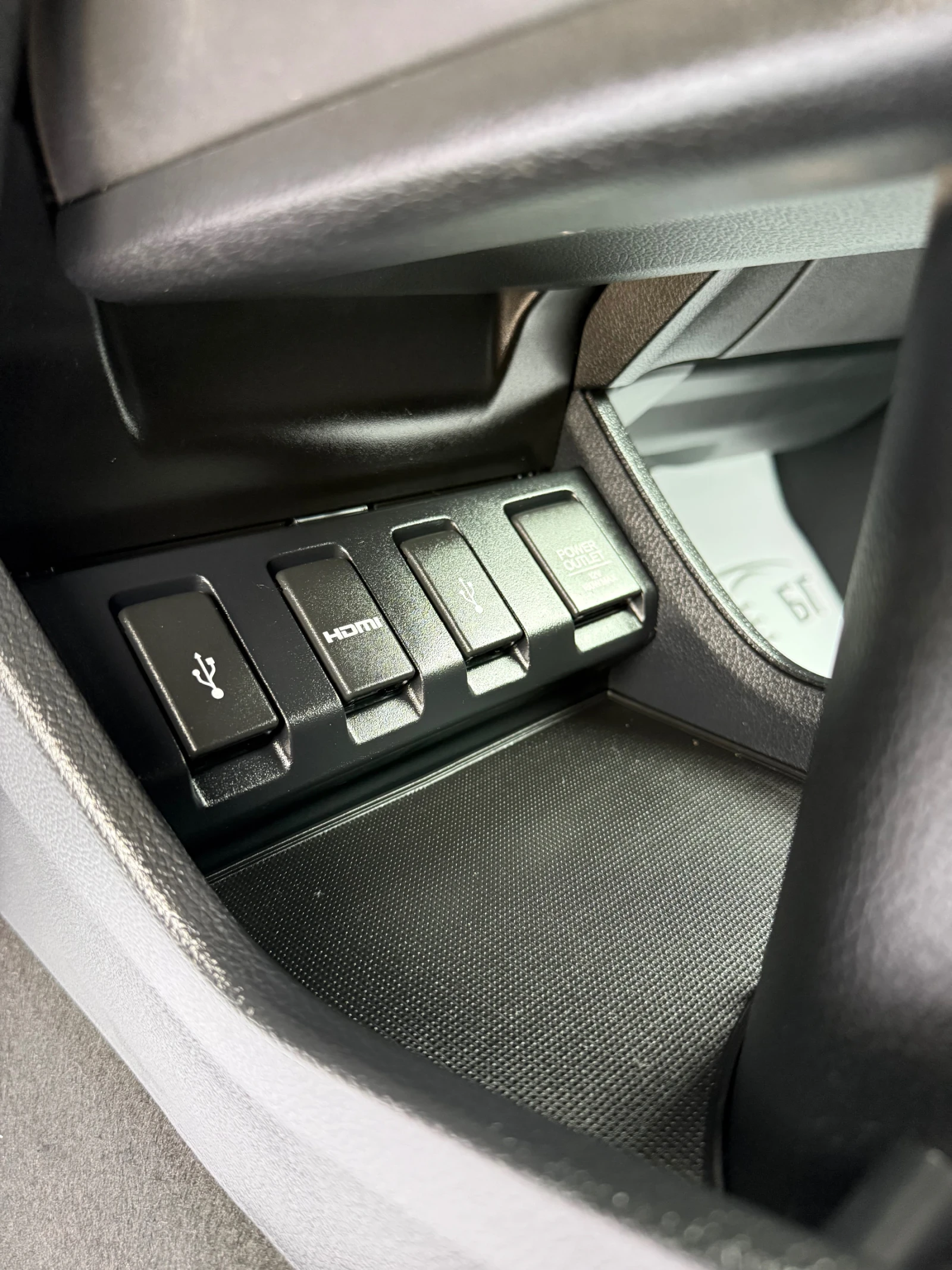 Honda Hr-v 1.6 i-Dtec, снимка 14 - Автомобили и джипове - 55914256
