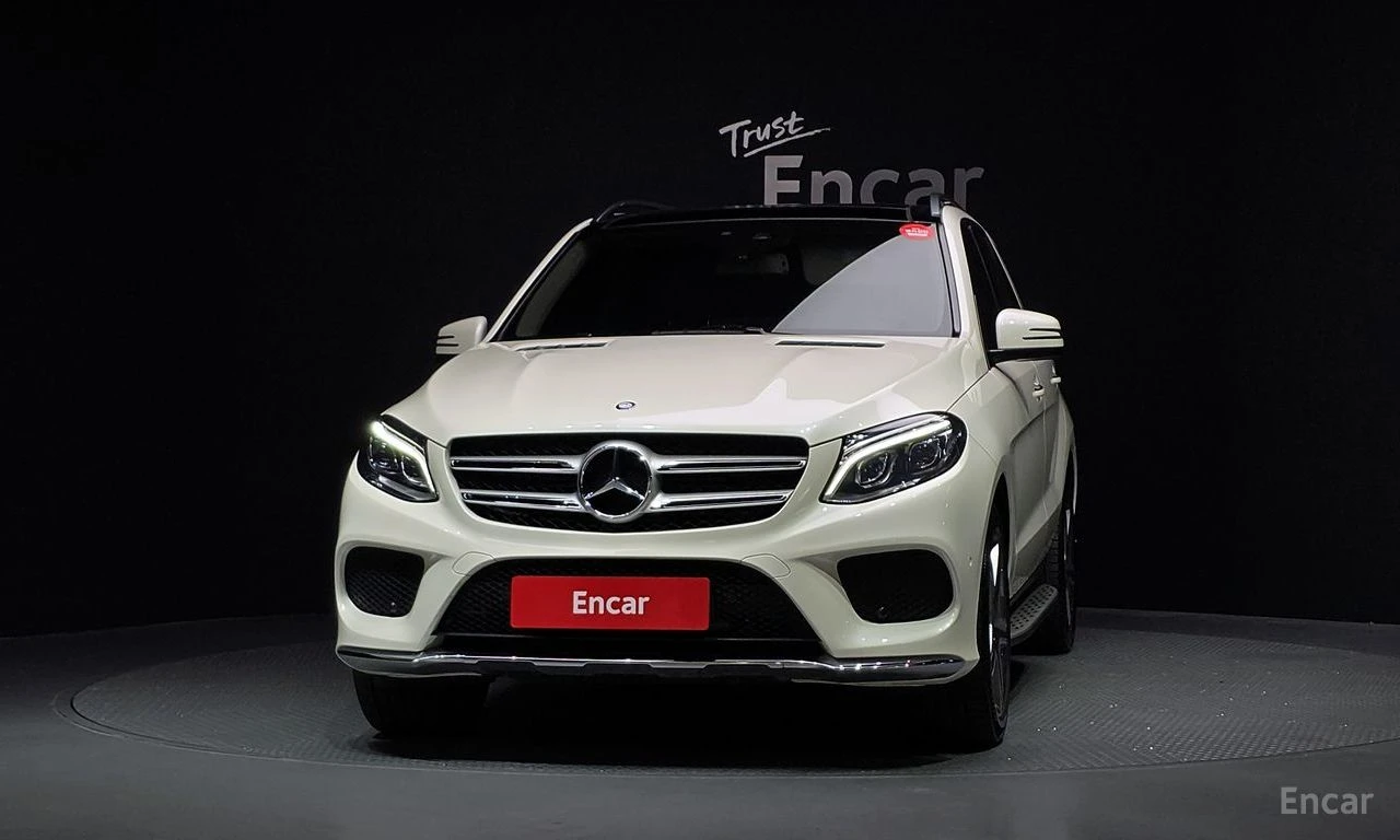 Mercedes-Benz GLE 350 AMG* LINE* ПОДГРЕВ* ОБДУХВАНЕ* LANE* ASSIST* ПАНОР, снимка 3 - Автомобили и джипове - 56120562