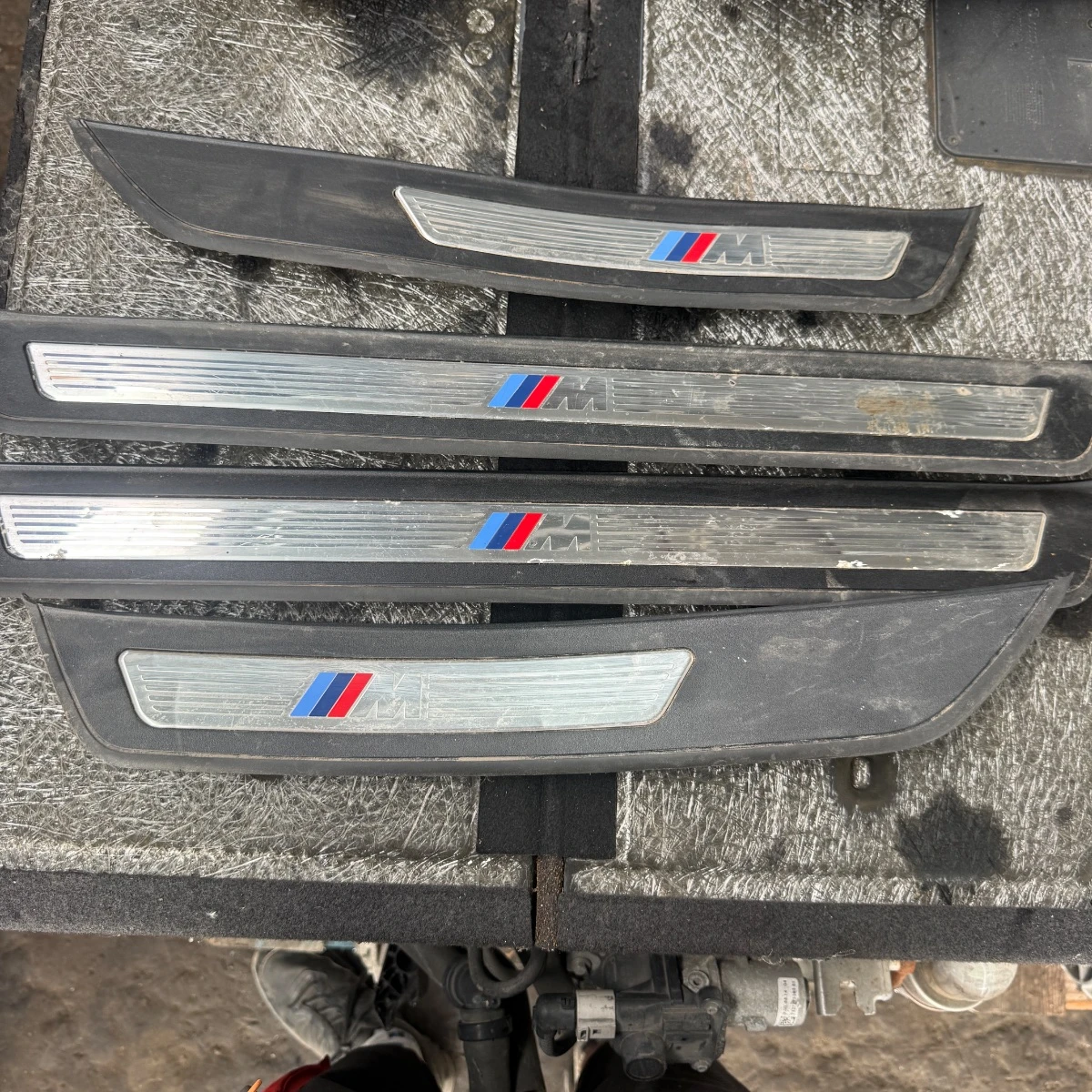 Комплект оригинални вътрешни прагове за BMW 5 series F10 51478050043-1906