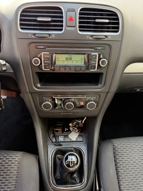 VW Golf 1.6* ГАЗ* РЕГИСТРИРАН* * * , снимка 14