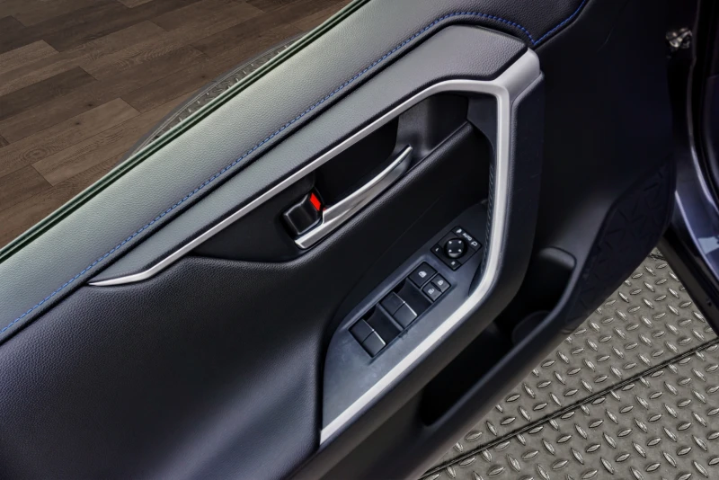 Toyota Rav4 2.5h BLACK EDITION, снимка 6 - Автомобили и джипове - 16735770