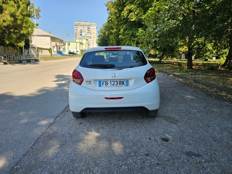 Peugeot 208 1.2, снимка 4 - Автомобили и джипове - 47904680