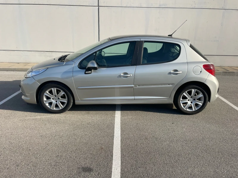 Peugeot 207 1.6HDI+ Кожа+ Климатроник+ Панорама, снимка 2 - Автомобили и джипове - 47340684