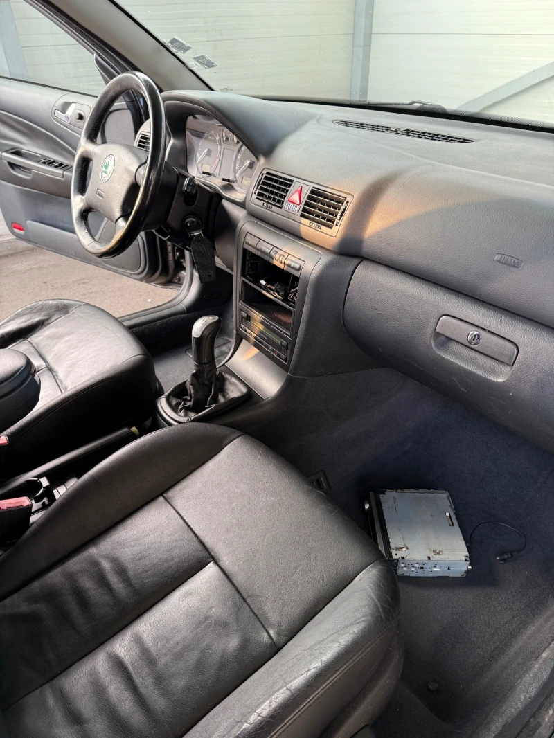 Skoda Octavia 1.8T , снимка 12 - Автомобили и джипове - 53274935