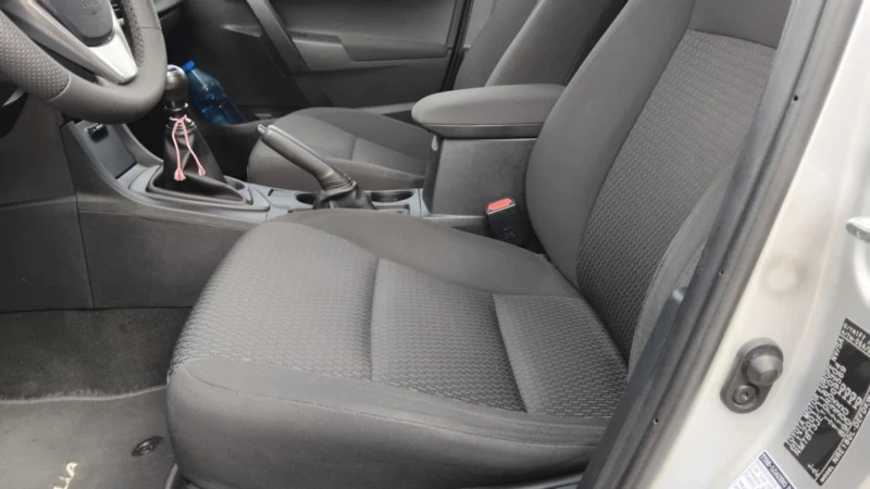 Toyota Corolla 1.33 benzin-100ps., снимка 7 - Автомобили и джипове - 51963275