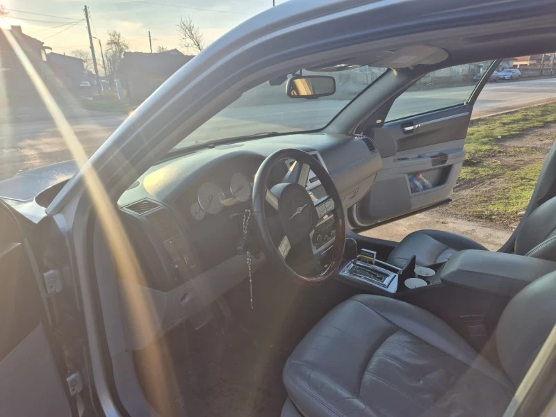Chrysler 300c, снимка 7 - Автомобили и джипове - 53477489