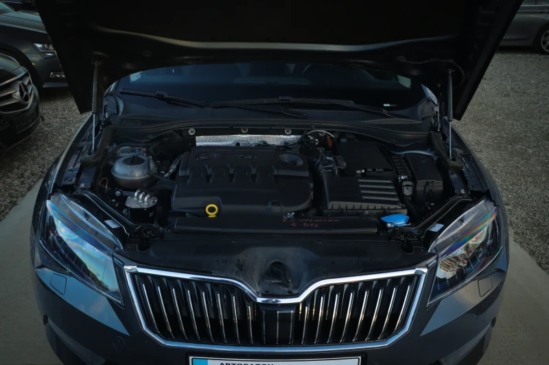 Skoda Superb = Laurin & Klement= ЧИСТО НОВ ДЕМПФЕР= , снимка 15 - Автомобили и джипове - 52516610