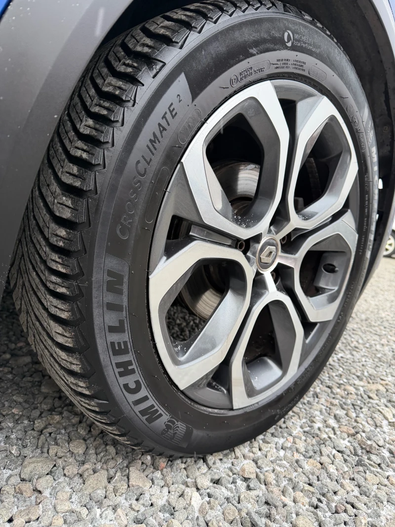 Renault Captur 1.5 DCI 6-скорости, снимка 15 - Автомобили и джипове - 53156035