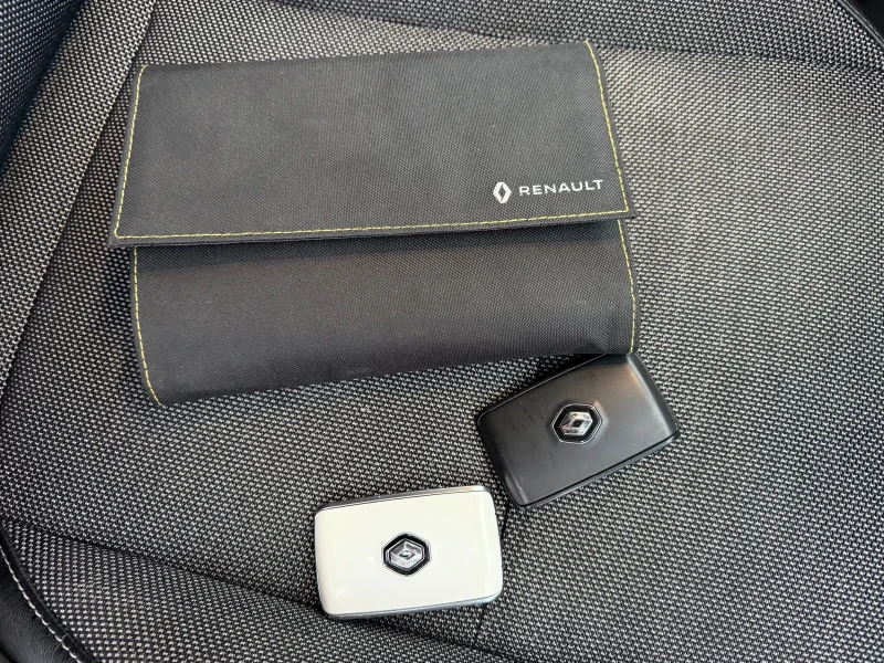 Renault Captur 1.5 DCI 6-скорости, снимка 16 - Автомобили и джипове - 53156035