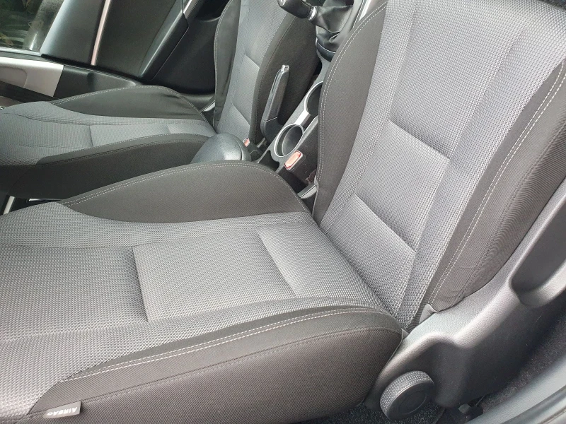 Hyundai I30 1.4 FULL NAVI PODGREV KAMERA, снимка 9 - Автомобили и джипове - 53179642