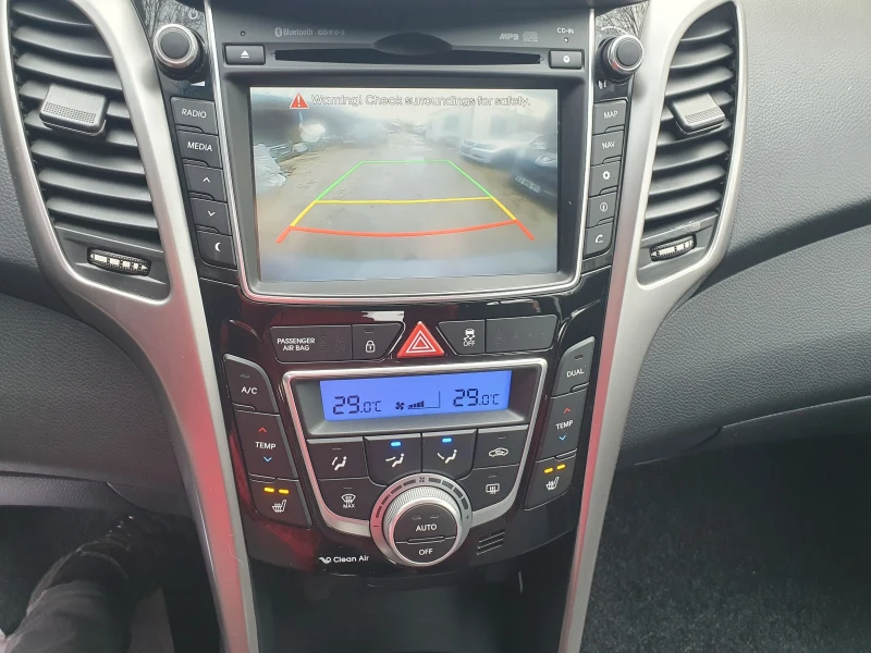 Hyundai I30 1.4 FULL NAVI PODGREV KAMERA, снимка 4 - Автомобили и джипове - 53179642