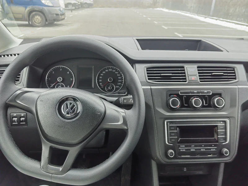 VW Caddy 2.0TDI, снимка 9 - Автомобили и джипове - 53224298