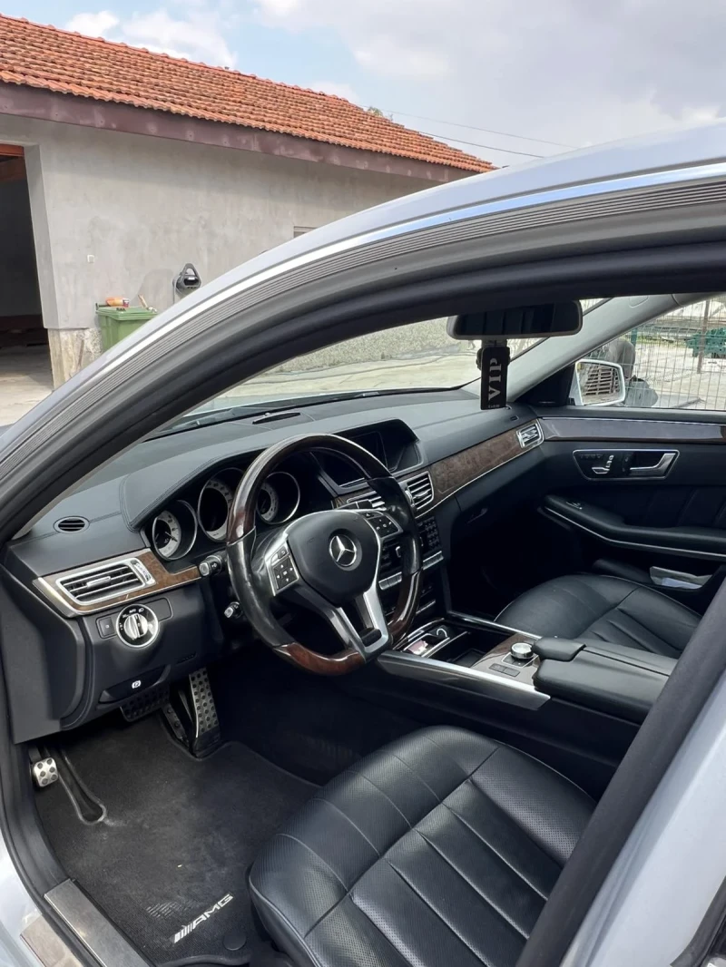 Mercedes-Benz E 500, снимка 2 - Автомобили и джипове - 53479864