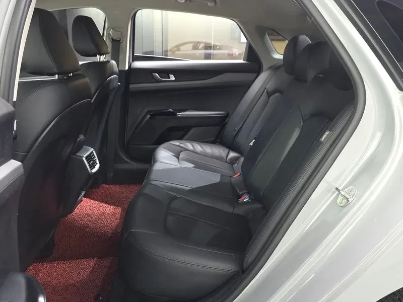 Kia K5 2.0 Lpi Trendy, снимка 12 - Автомобили и джипове - 56654299