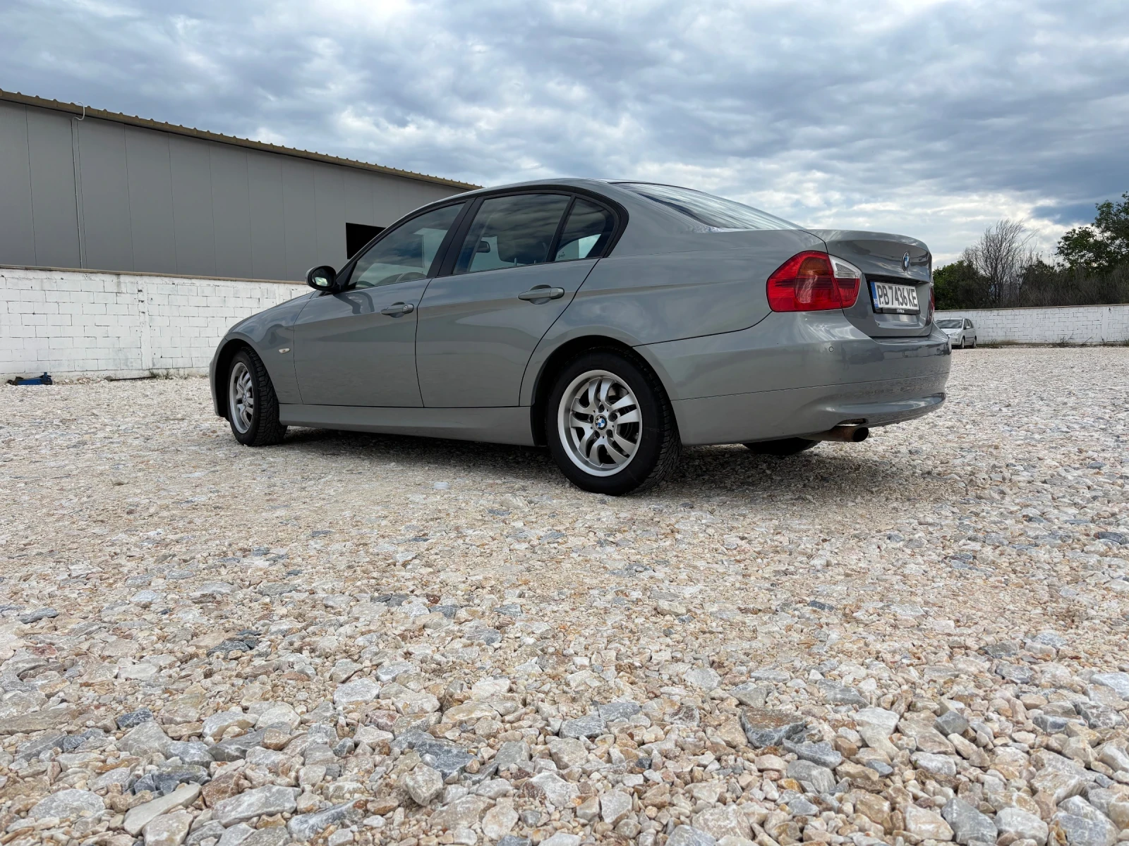 BMW 320 2.0 - изображение 8
