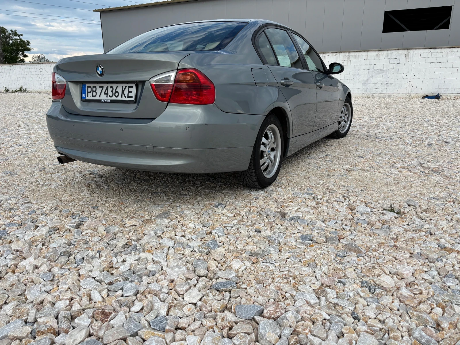 BMW 320 2.0 - изображение 4
