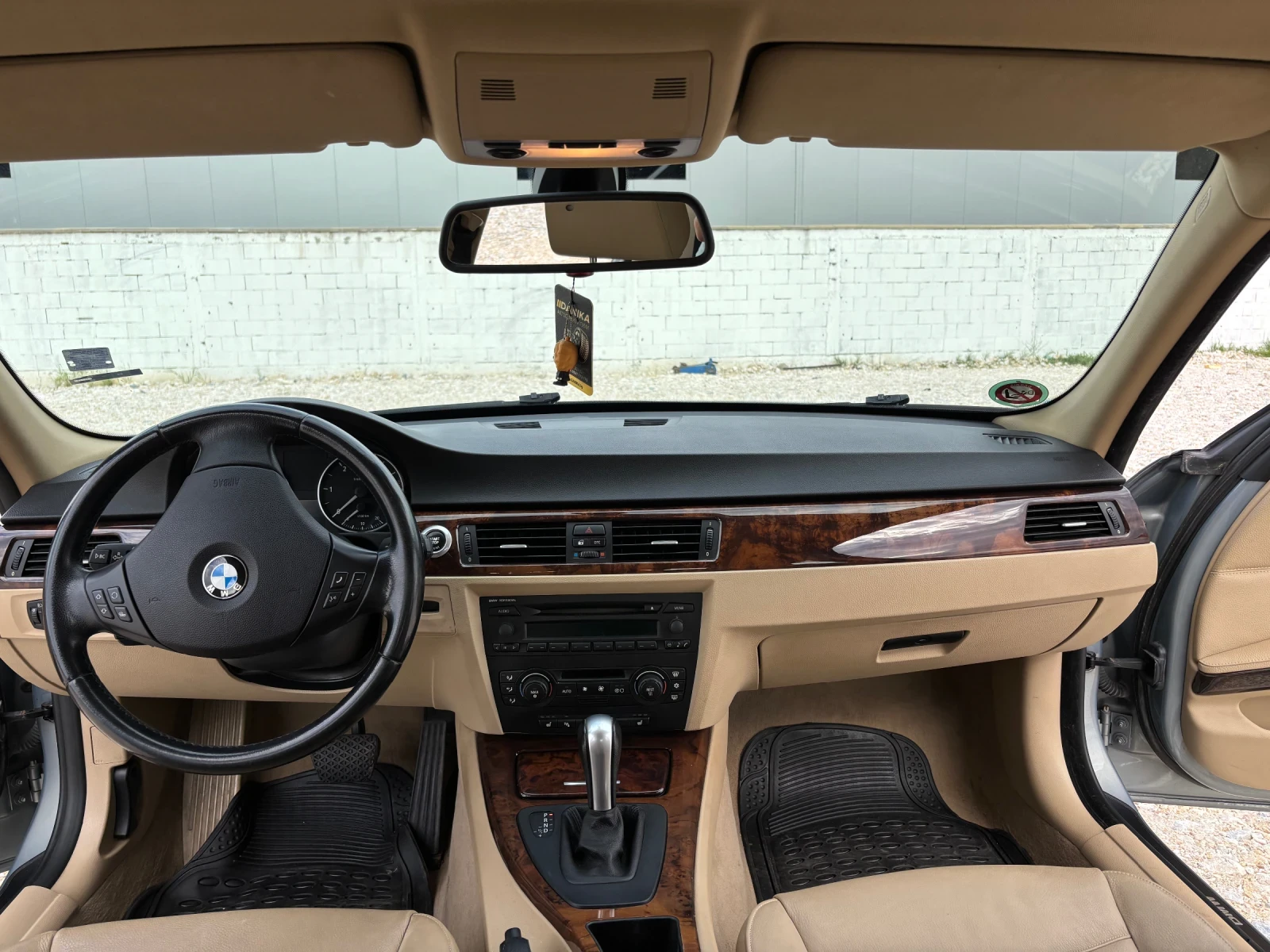 BMW 320 2.0 - изображение 6